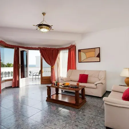 וילה Ramos Uno *